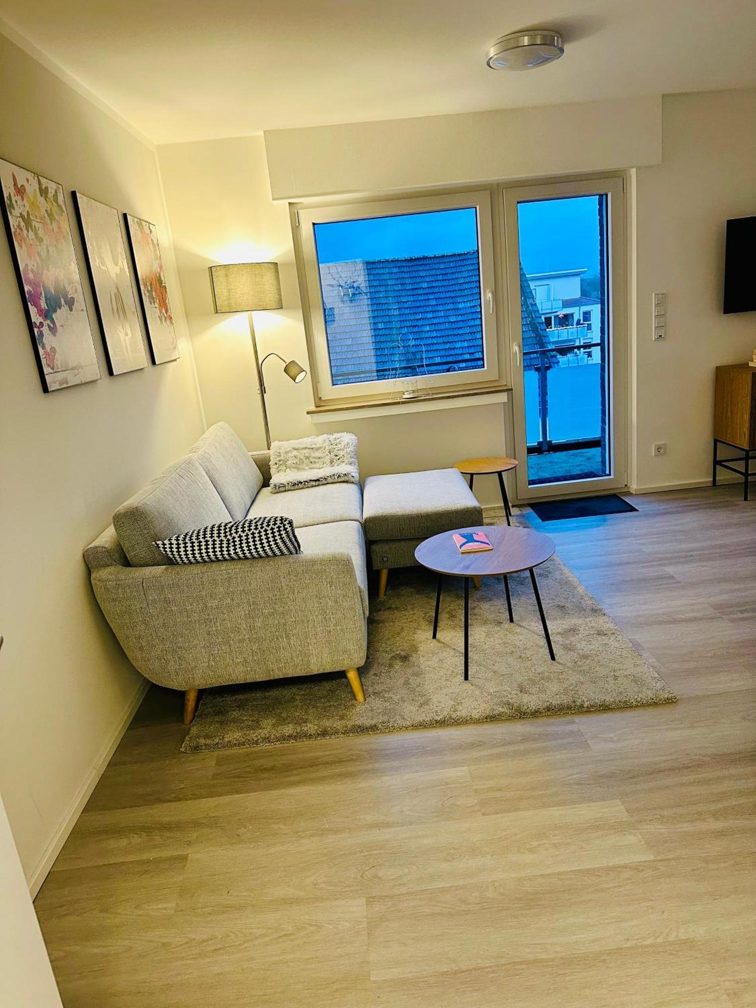 Rheinnest , Neue Und Gemuetliche Wohnung Dormagen Luaran gambar
